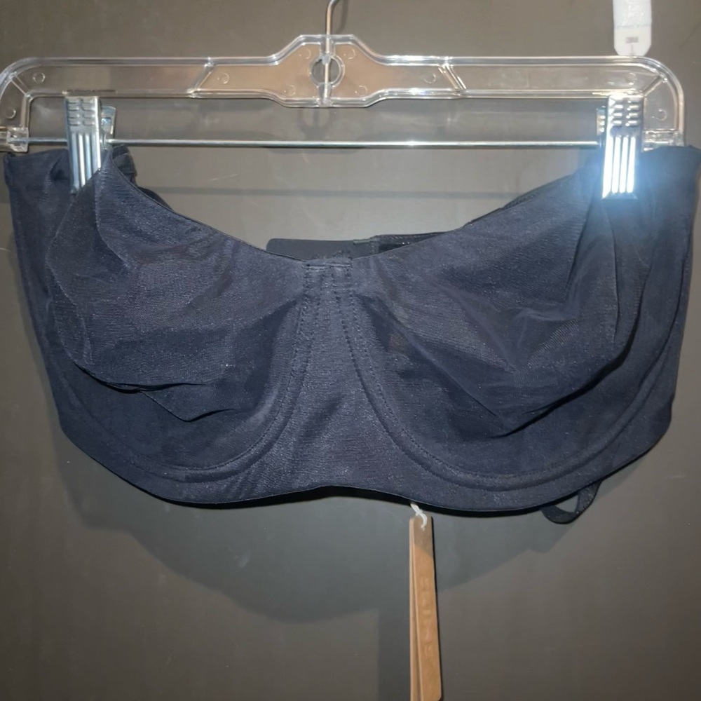 SKIMS Ultra Fine Mesh Strapless Bra